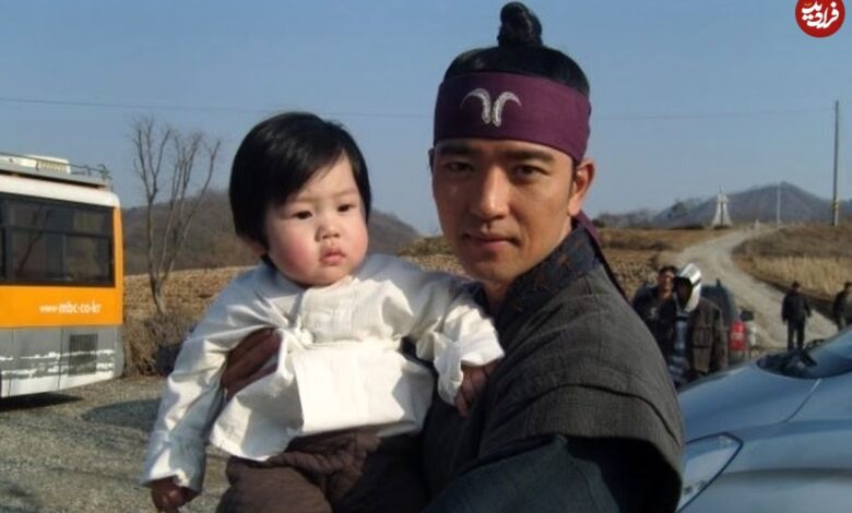 زمان و تقویم امروز چهره ها | به تیپ و چهرۀ «مدیر سایونگ» جشن پایان سریال «جومونگ» | عکس سال عکس| سفر به تاریخ؛ تیپ و چهرۀ «مدیر سایونگ» در جشن پایان سریال «جومونگ»