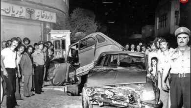 عکس؛ سفر در زمان؛ نمایش خودروهای تصادفی برای هشدار به رانندگان در پیش از انقلاب