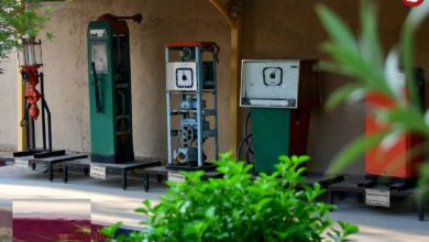 عکس؛ سفر در زمان؛ پمپ بنزینی در آبیک قزوین در سال ۱۳۴۷