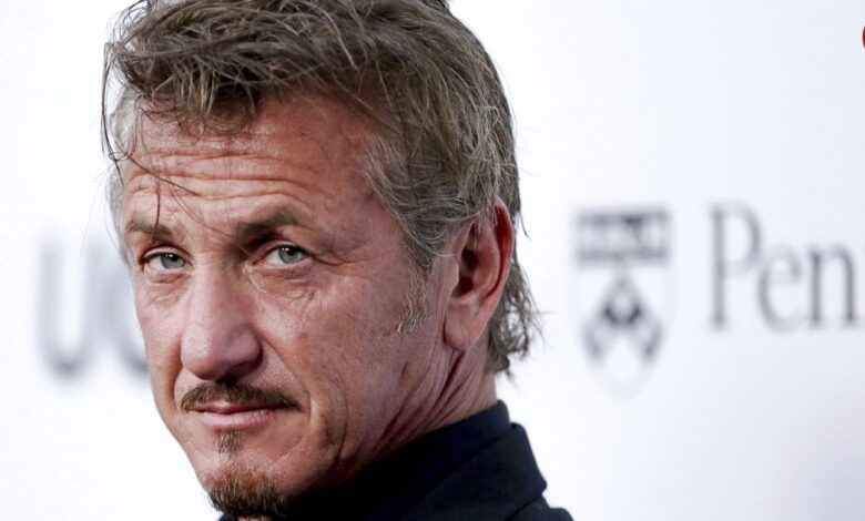 تاریخ و سفر در زمان؛ (عکس) شان پن حاشیه نماز جمعه تهران – خرداد ۱۳۸۴ عکس؛ سفر در زمان؛ شان پن در حاشیه نماز جمعه تهران – خرداد ۱۳۸۴