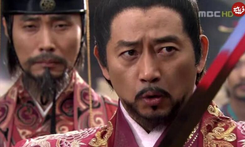 زمان و سفر در تاریخ؛ (عکس) «هموسو و امپراتور گوموا» پشت صحنه سریال جومونگ سال 2005 (عکس) «هموسو و امپراتور گوموا» در پشت صحنه سریال جومونگ؛ سال 2005