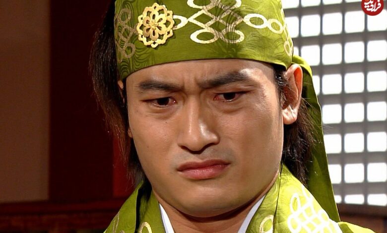 عکس| سفر در زمان؛ ژست «یونگ پو» با شمشیر پشت صحنه سریال جومونگ سال 1384 عکس| سفر در زمان؛ ژست «یونگ پو» با شمشیر در پشت صحنه سریال جومونگ؛ سال 1384