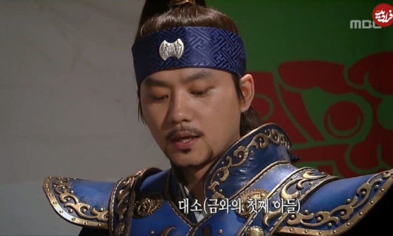 تاریخ و سفر در زمان؛ (عکس) «تسو و جومونگ» حال خواندن فیلمنامه پشت صحنه سریال جومونگ سال 1384 عکس| سفر در زمان؛ «تسو و جومونگ» در حال خواندن فیلمنامه در پشت صحنه سریال جومونگ؛ سال 1384