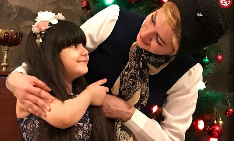 تاریخ و سفر در زمان؛ (عکس) تغییر چهره دیدنی «مانلی» دختر خاله شادونه بعد 4 سال 10 سالگی (عکس) تغییر چهره دیدنی «مانلی» دختر خاله شادونه بعد 4 سال در 10 سالگی