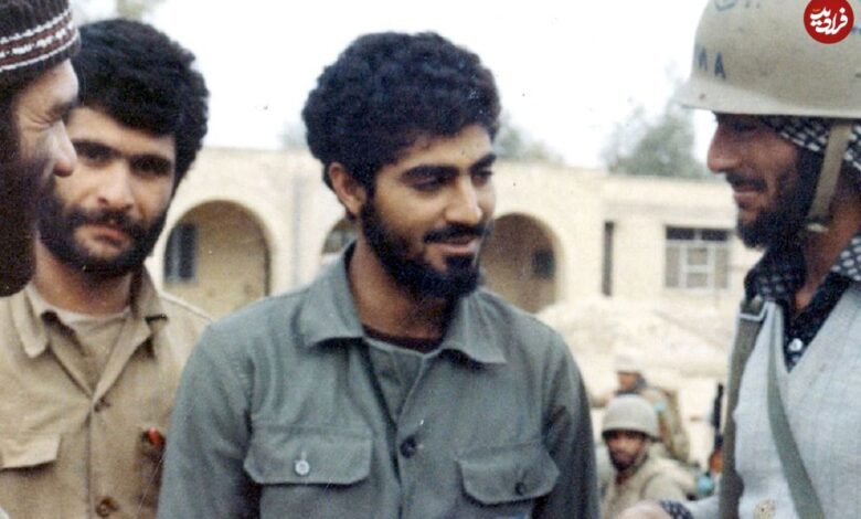 عکس| سفر در زمان؛ «سردار سلیمانی و سردار حاجی زاده» در یک مراسم در بیت رهبری؛ دهه 90