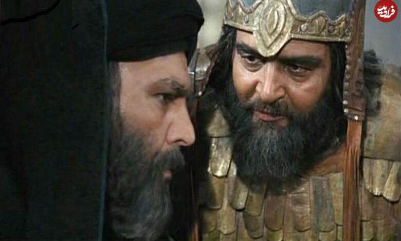 تاریخ و سفر در زمان؛ (عکس) به گفتگوی «داود میرباقری» با «کیان ایرانی و مختار ثقفی» بیابان عکس| سفر به تاریخ؛ گفتگوی «داود میرباقری» با «کیان ایرانی و مختار ثقفی» در بیابان