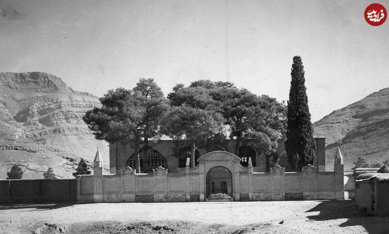 تاریخ و سفر در زمان؛ (عکس) به یادگاری شیرازیها کنار مقبرۀ سعدی 100 سال قبل عکس| سفر به تاریخ؛ عکس یادگاری شیرازیها در کنار مقبرۀ سعدی؛ 100 سال قبل