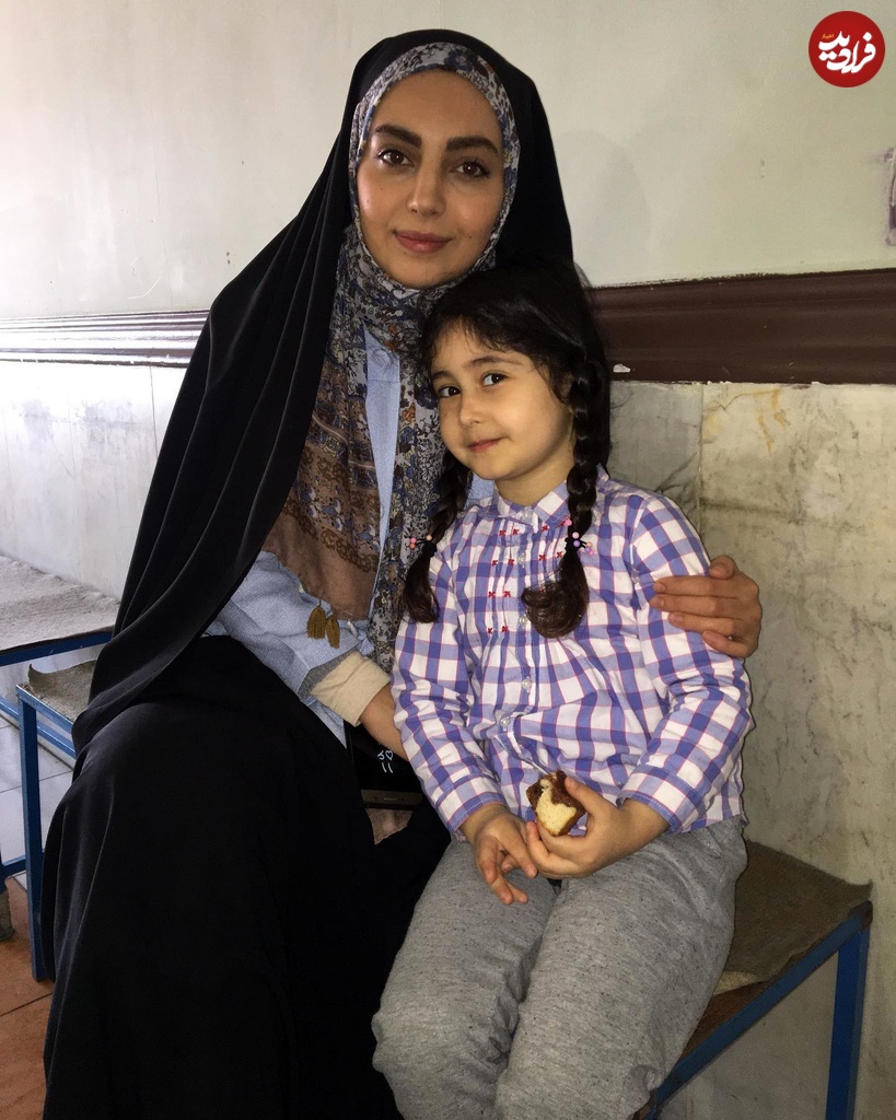 sara_and_nasrin_1583602625_2259745068118162077_6027118060 sara_and_nasrin_1583602625_2259745068118162077_6027118060