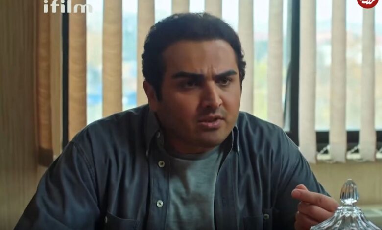 تاریخ و سفر در زمان؛ (عکس) «مسعود تابش» سریال بچه مهندس 3 کودکی کنار پ ش سال 1360 عکس| سفر در زمان؛ «مسعود تابش» سریال بچه مهندس 3 در کودکی در کنار پدرش؛ سال 1360