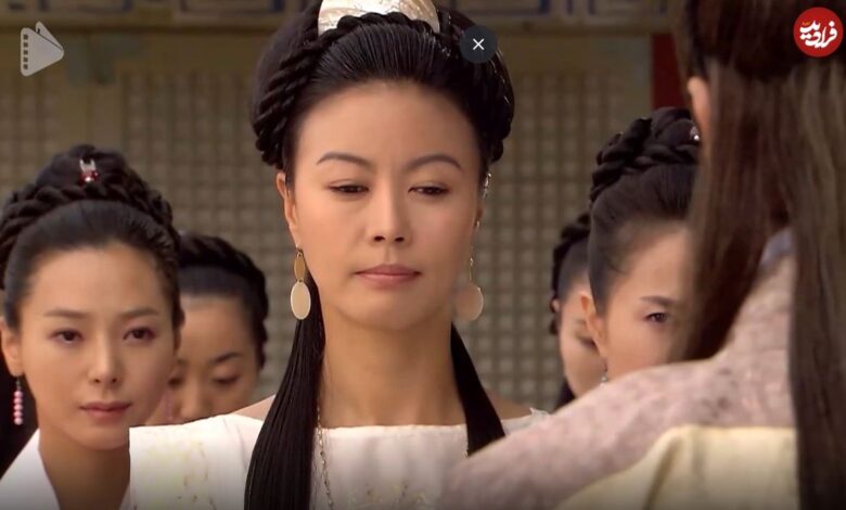 عکس| سفر در زمان؛ «بانو یومیول» در حال آرایش در پشت صحنه سریال جومونگ؛ 20 سال قبل