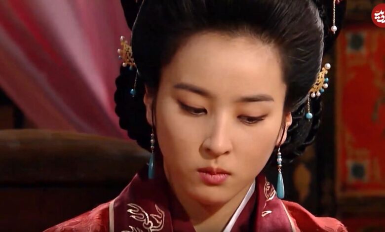 زمان و تقویم چهره ها؛| ؛ «سوسانو» سریال جومونگ حال سخنرانی عروسی اش؛ سال 1392 عکس سال ۱۴۰۴ عکس| سفر در زمان؛ «سوسانو» سریال جومونگ در حال سخنرانی در عروسی اش؛ سال 1392