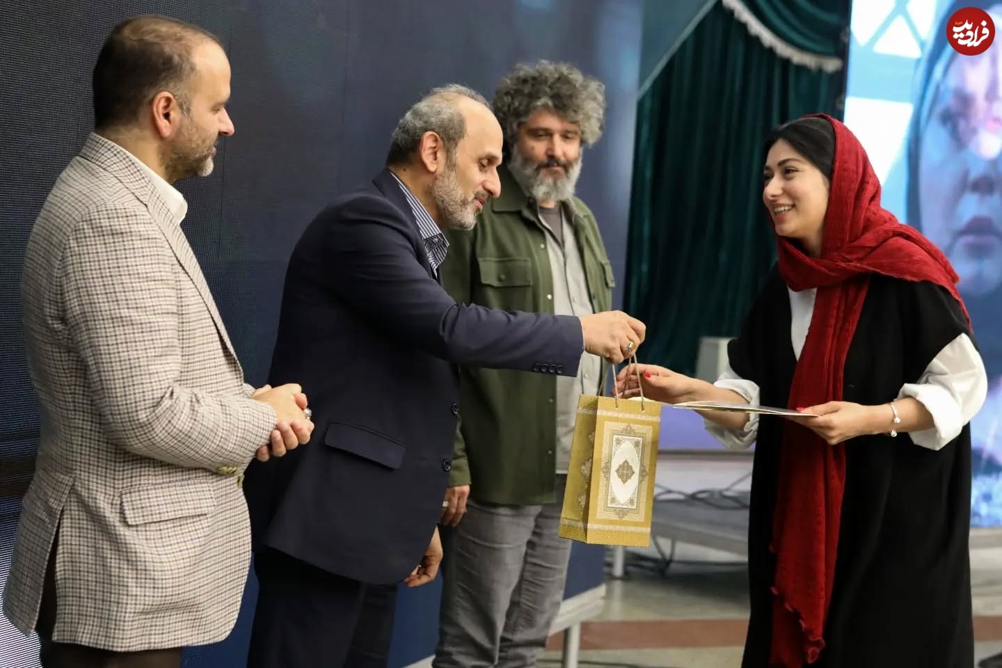 zahrasezavar_1729683557_3485160739804857944_737184102_11zon zahrasezavar_1729683557_3485160739804857944_737184102_11zon