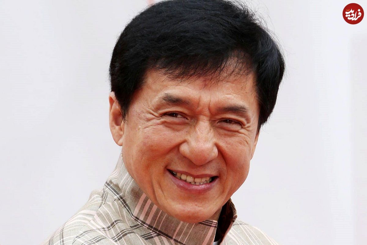 سفر در زمان؛ «جکی چان» جوانی و بن مارسی فرانسه سال 1365 عکس؛ سفر در زمان؛ «جکی چان» در جوانی و در بندر مارسی در فرانسه؛ سال 1365