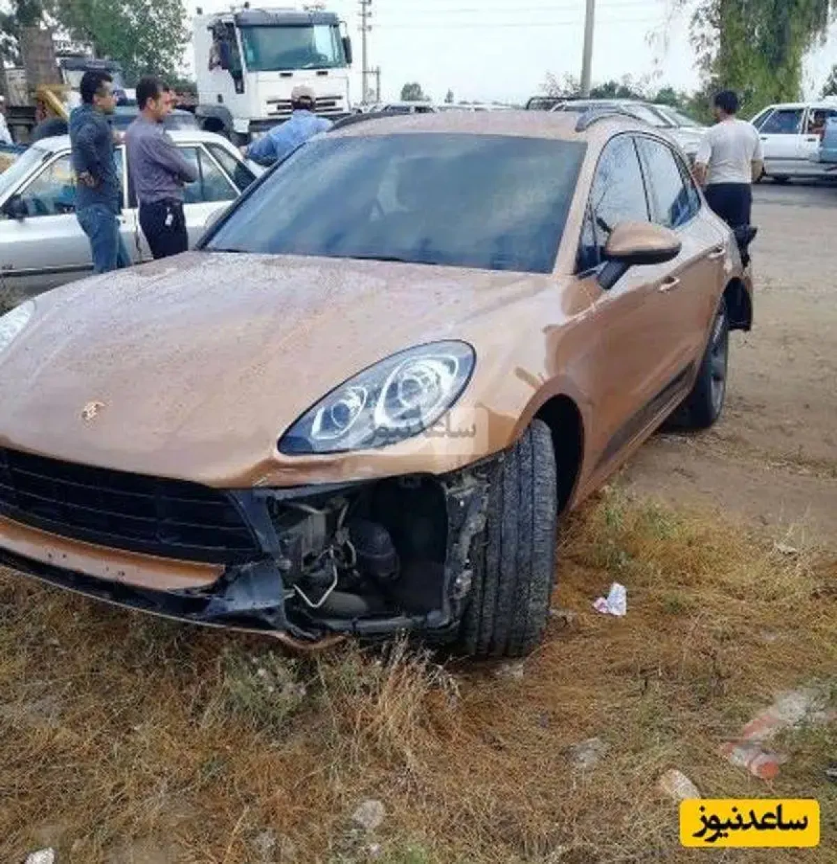 109246171760889555 تصادف سردار آزمون با پورشه میلیاردی اش: فهمیدم دیگه نباید ماشینم رو به دوماد خونواده بدم که بزنه مارو ناقص کنه و...+عکس