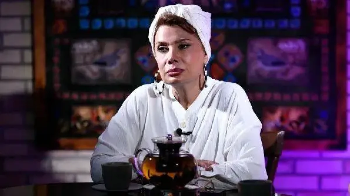 پرتره ای زیبا از عاطفه رضوی هنرمند چهره پرداز و بازیگر محبوب کشورمان در نمایی تازه!