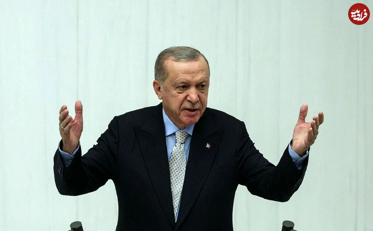 عکس| سفر در زمان؛ «رجب طیب اردوغان» در کنار همسرش در اسپانیا؛ سال 1386 عکس| سفر در زمان؛ «رجب طیب اردوغان» در کنار همسرش در اسپانیا؛ سال 1386