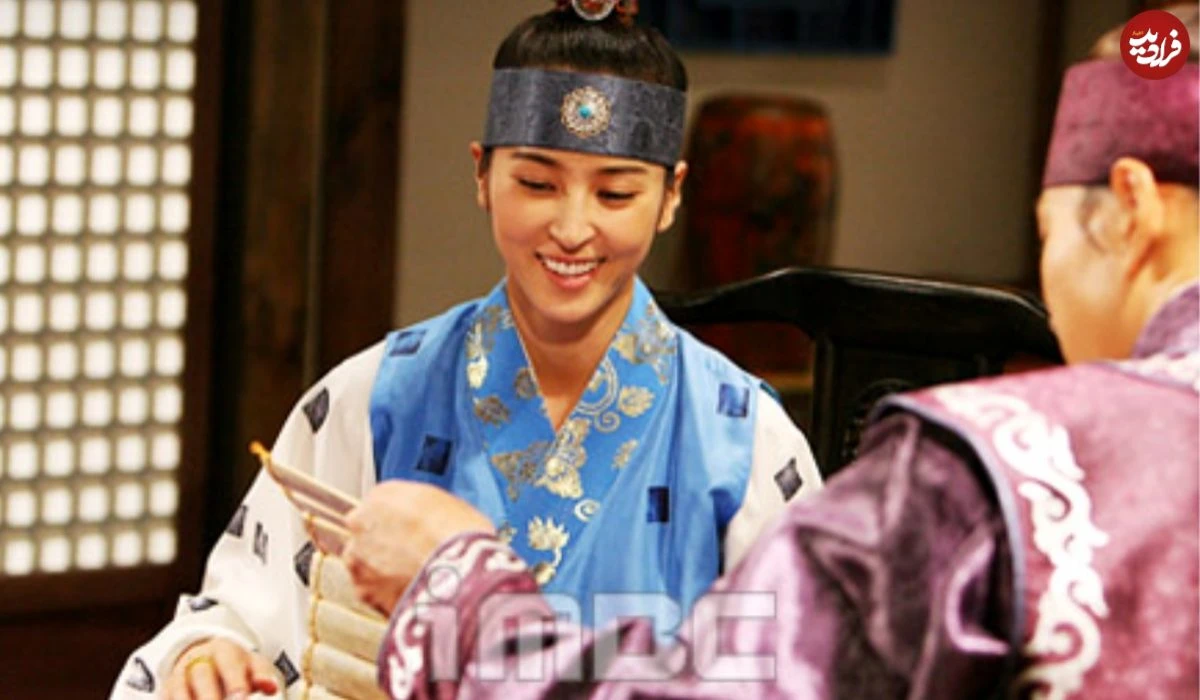 عکس| سفر به تاریخ؛ مرتب کردن موهای «سوسانو» در پشت‌صحنه سریال «جومونگ»