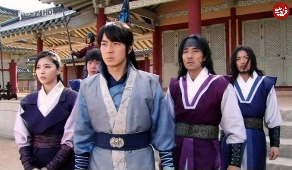 عکس| سفر به تاریخ؛ عکس یادگاری «موهیول» با دستکش خرسی در پشت‌صحنه «امپراتور بادها»