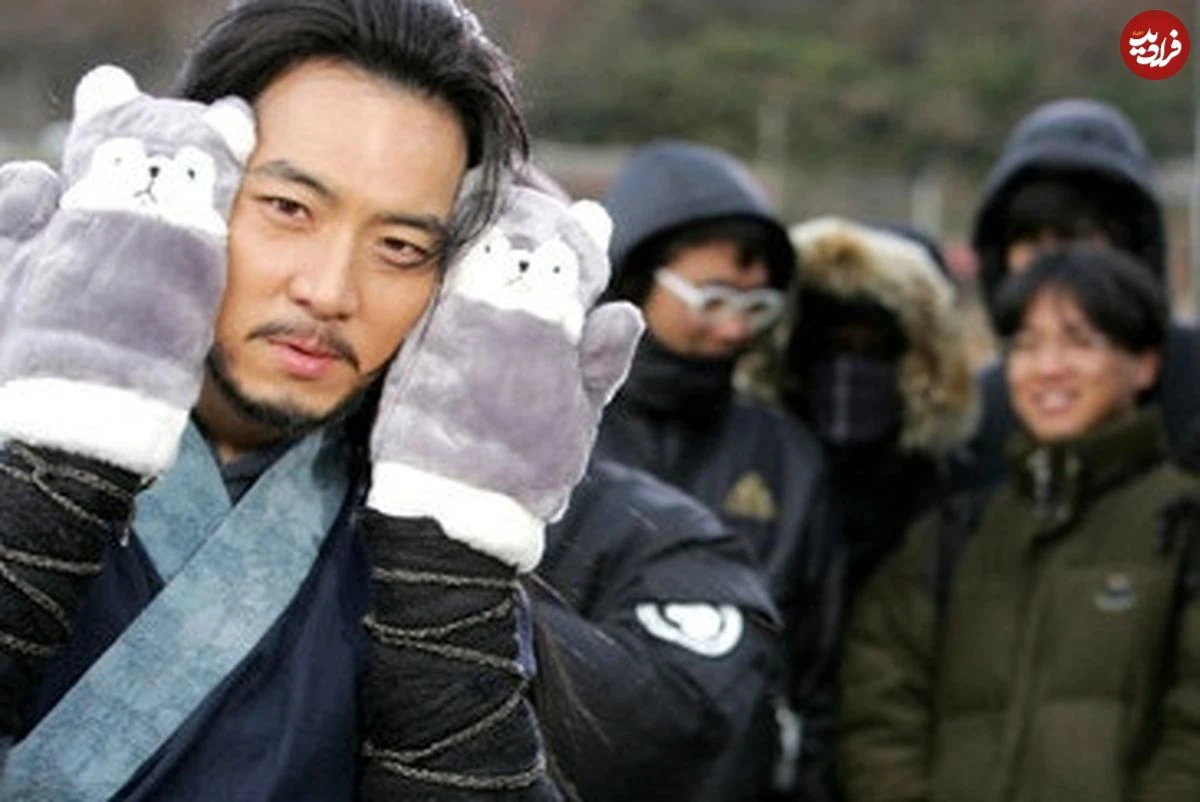 سفر زمان| ؛ «موهیول» در حال «فیلمبرداری» در پشتصحنه سریال «امپراتور بادها» عکس| سفر زمان؛ «موهیول» در حال «فیلمبرداری» در پشتصحنه سریال «امپراتور بادها»