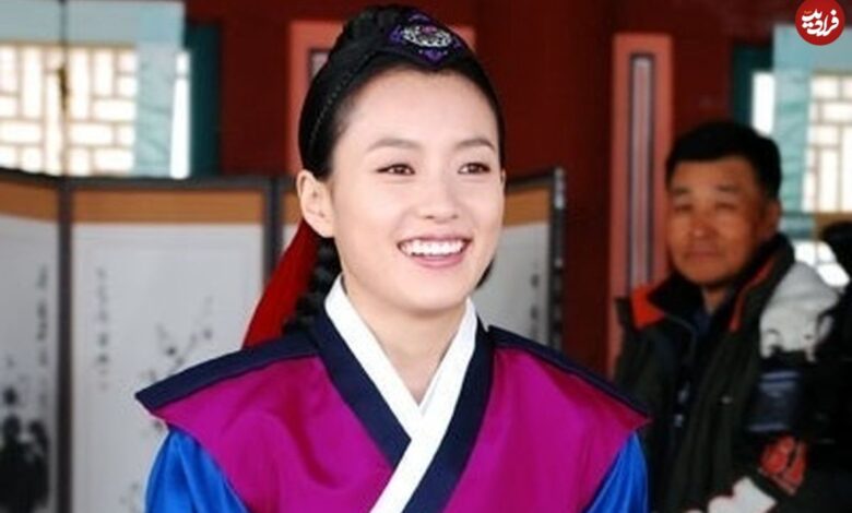 عکس| سفر به تاریخ؛ عکس یادگاری دختران اصفهانی با «دونگیی کاغذی»؛ اسفند سال 1395 عکس| سفر به تاریخ؛ عکس یادگاری دختران اصفهانی با «دونگیی کاغذی»؛ اسفند سال 1395