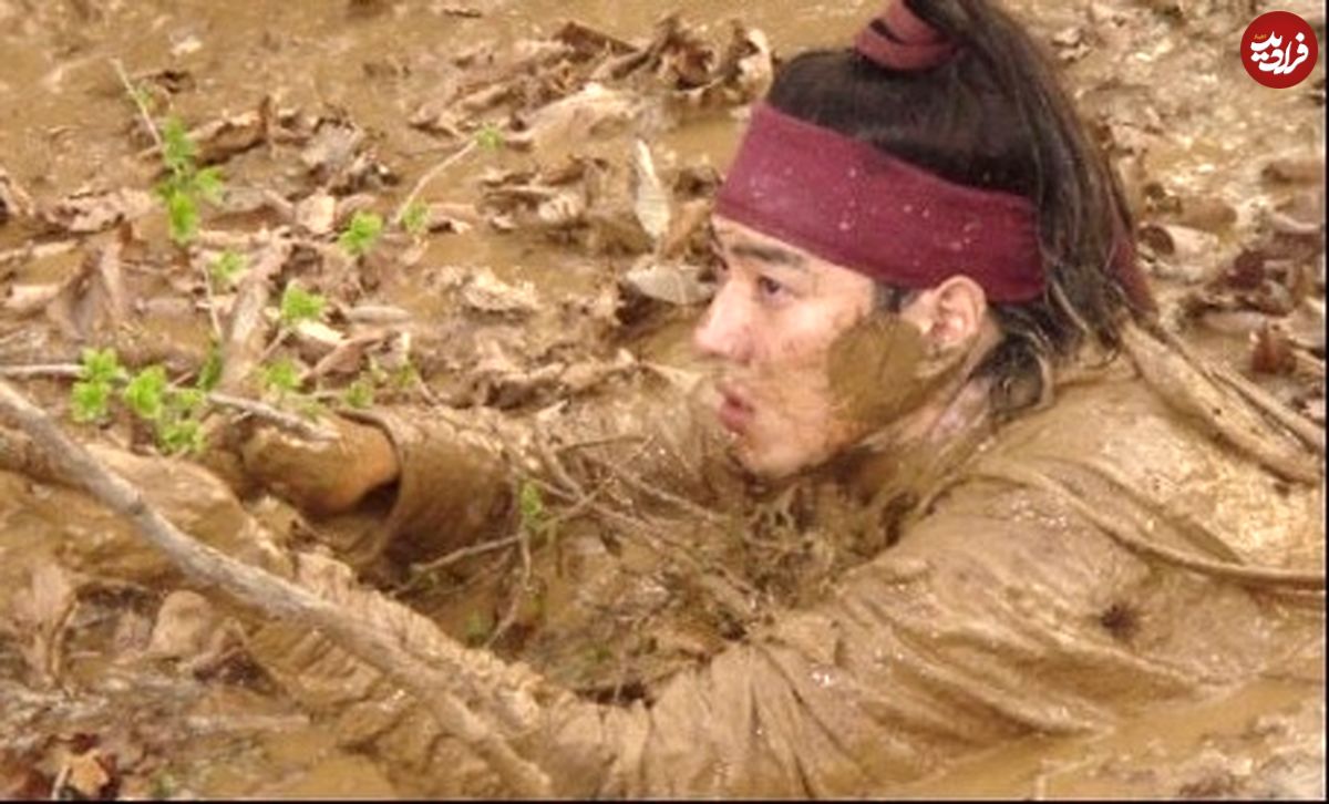 سفر در زمان؛ «جومونگ» حال امضا دادن به یک هوادار کافه 4 سال بعد از سریال جومونگ عکس| سفر زمان؛ «جومونگ» در حال امضا دادن به یک هوادار در کافه؛ 4 سال بعد از سریال جومونگ