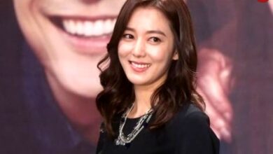 عکس| سفر زمان؛ «بانو جانگ» در حال تمرین دیالوگ در پشت‌صحنه سریال «دونگ‌یی»