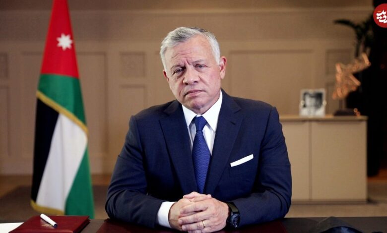 عکس؛ سفر در زمان؛ «ملک عبدالله دوم پادشاه اردن» و همسرش در کنار ملکه الیزابت در لندن؛ 1378