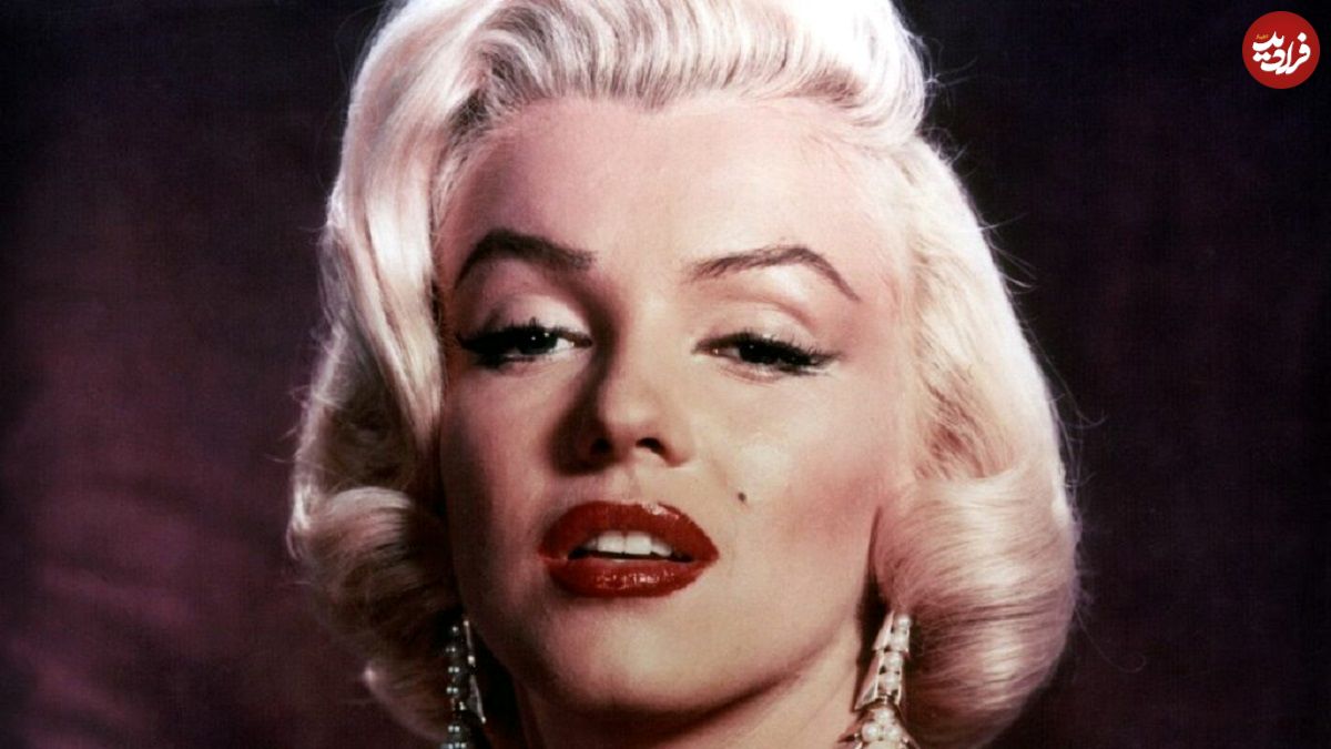 سفر در زمان؛ «مرلین مونرو» حال تیر اندازی با تفنگ سال 1323 عکس؛ سفر در زمان؛ «مرلین مونرو» در حال تیر اندازی با تفنگ؛ سال 1323