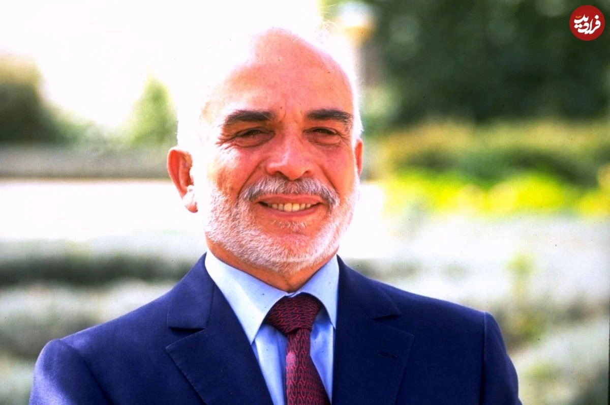 سفر زمان| در ؛ «ملک حسین، پادشاه اردن» در 35 سالگی و در لباس نظامی؛ سال 1349 عکس| سفر در زمان؛ «ملک حسین، پادشاه اردن» در 35 سالگی و در لباس نظامی؛ سال 1349