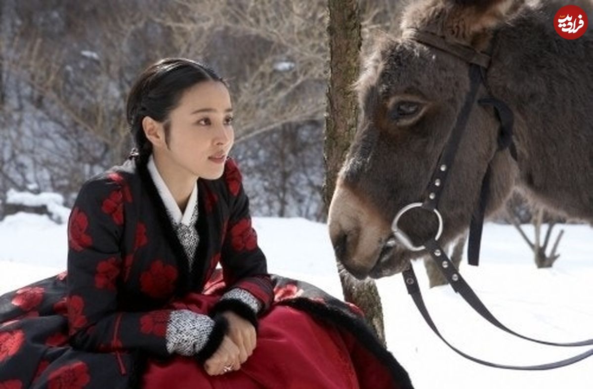 باورنکردنی: به یادگاری «سوسانو» با «هیوبو و رئیس دزدان یایی» پشتصحنه «جومونگ» عکس| سفر به تاریخ؛ عکس یادگاری «سوسانو» با «هیوبو و رئیس دزدان دریایی» در پشتصحنه «جومونگ»