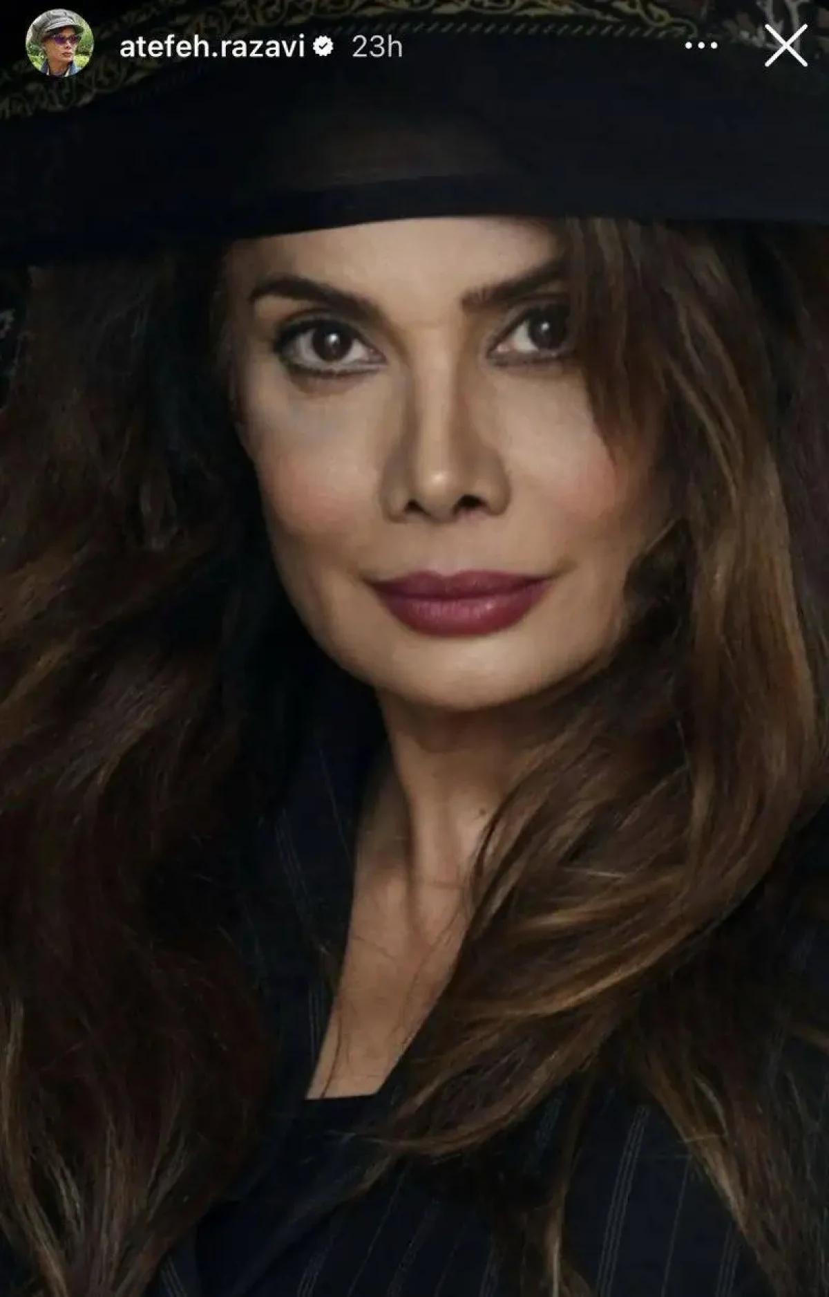 پرتره ای زیبا از عاطفه رضوی هنرمند چهره پرداز و بازیگر محبوب کشورمان در نمایی تازه!