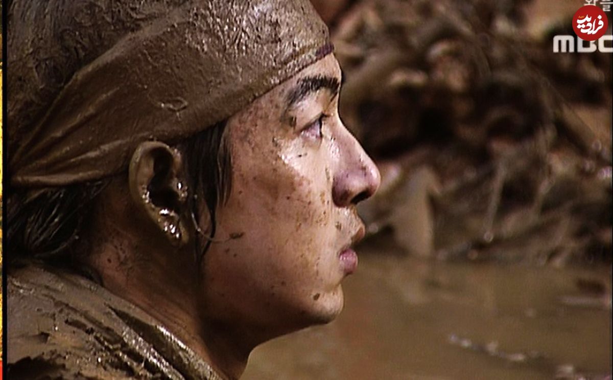 عکس| سفر به تاریخ؛ چهرۀ خندان «جومونگ» بعد از بیرون آمدن از باتلاق در پشت‌صحنه