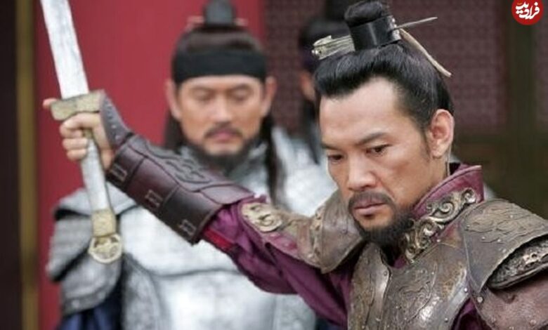 عکس| سفر زمان؛ تیپ و چهرۀ «امپراتور یوری» در جشن پایان سریال «امپراتور بادها» عکس| سفر زمان؛ تیپ و چهرۀ «امپراتور یوری» در جشن پایان سریال «امپراتور بادها»