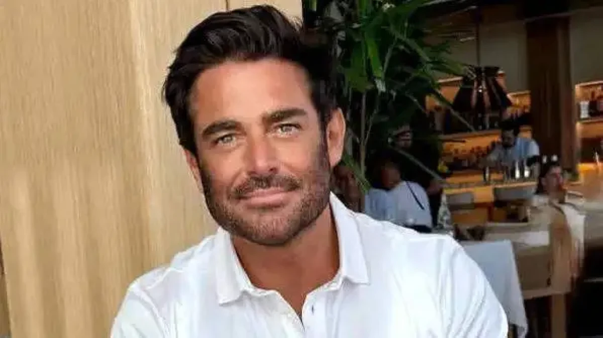 شباهت خیره کننده چهره کودکی گلزار به چهره کنونی اش، مورد توجه کاربران قرار گرفت