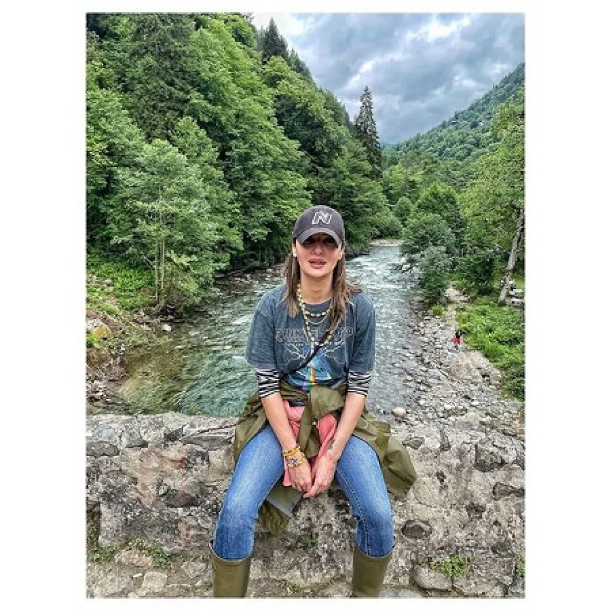 از زندگی خصوصی و جذاب بیرجه آکالای بازیگر ترکیه ای همراه بیوگرافی و عکس شخصی سفر زمان | از زندگی خصوصی و جذاب بیرجه آکالای بازیگر ترکیه ای همراه بیوگرافی و عکس شخصی