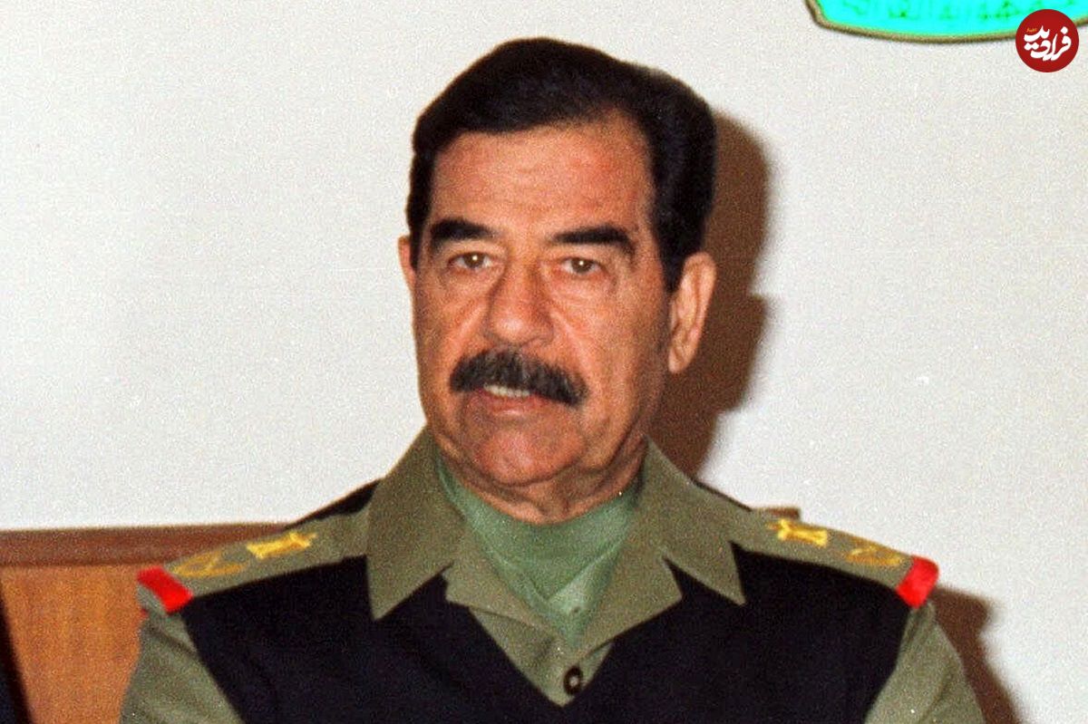 سفر در زمان؛ صدام حال سخنرانی برای مردم موصل سال 1356 عکس؛ سفر در زمان؛ صدام در حال سخنرانی برای مردم در موصل؛ سال 1356