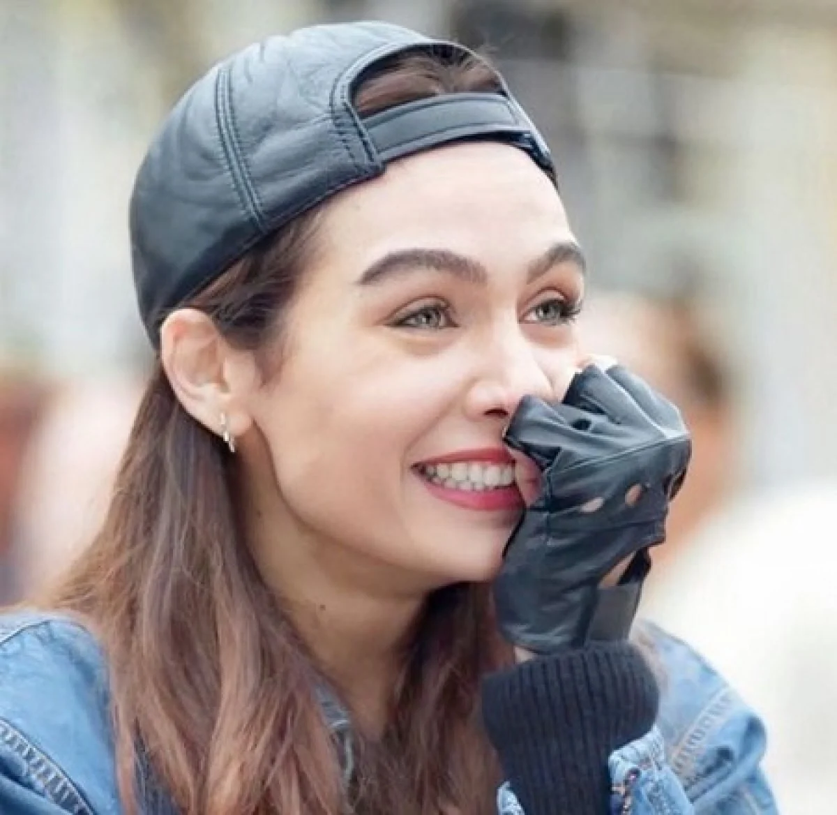 از زندگی خصوصی و جذاب بیرجه آکالای بازیگر ترکیه ای همراه بیوگرافی و عکس شخصی سفر زمان | از زندگی خصوصی و جذاب بیرجه آکالای بازیگر ترکیه ای همراه بیوگرافی و عکس شخصی