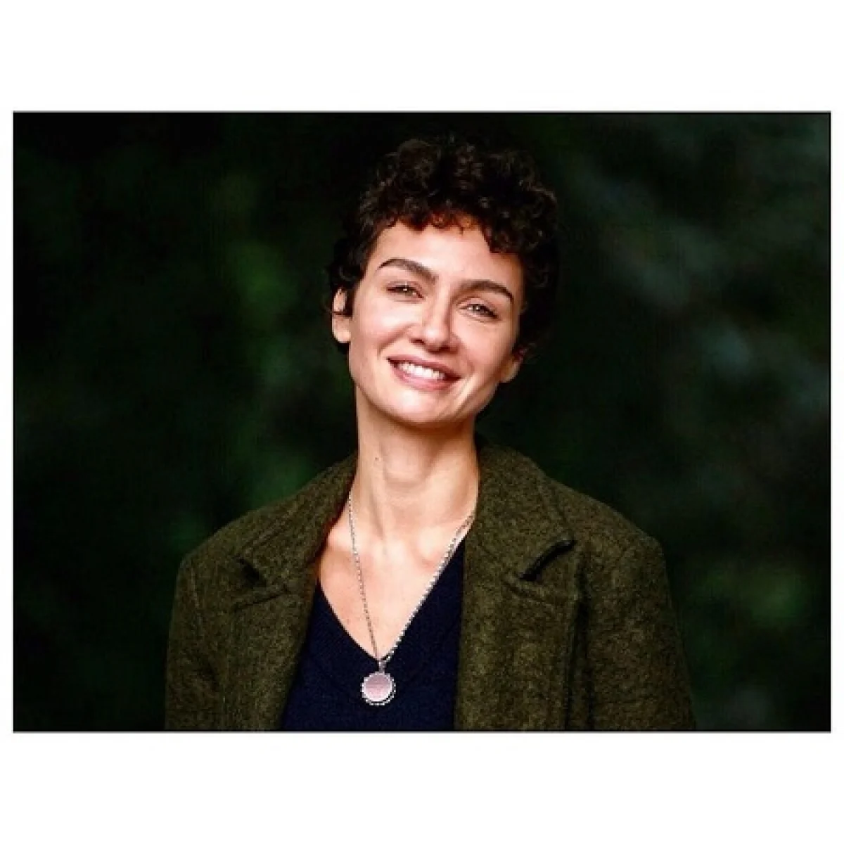 از زندگی خصوصی و جذاب بیرجه آکالای بازیگر ترکیه ای همراه بیوگرافی و عکس شخصی سفر زمان | از زندگی خصوصی و جذاب بیرجه آکالای بازیگر ترکیه ای همراه بیوگرافی و عکس شخصی