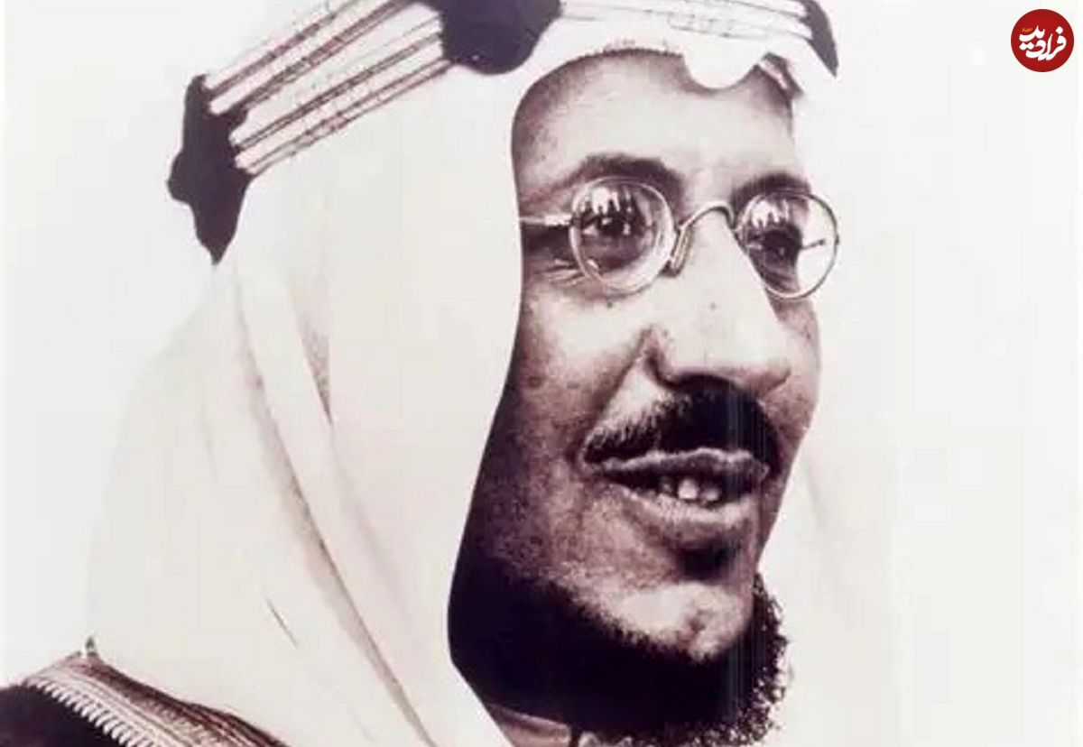 سفر در زمان؛ «ملک سعود پادشاه عربستان» حال بازدید از کاخ عابدین مصر سال 1316 عکس| سفر در زمان؛ «ملک سعود پادشاه عربستان» در حال بازدید از کاخ عابدین مصر؛ سال 1316