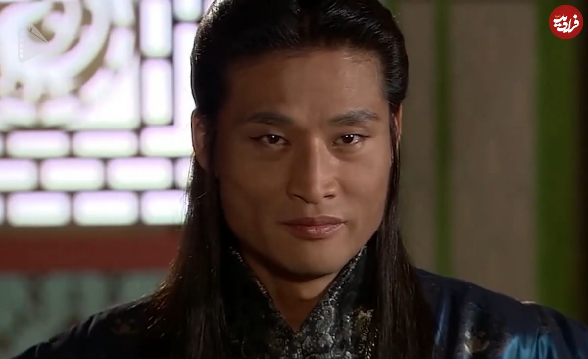 عکس| سفر در زمان؛ «ساگو، مشاور تسو» سریال امپراتور بادها در 58 سالگی؛ سال 1402