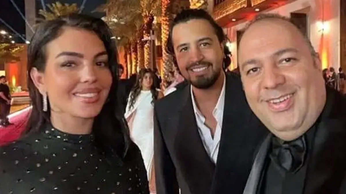 آلبوم روز | امیرحسین قیاسی به علی اوجی: زن رونالدو چه بویی میداد؟ ... رفتی به جورجینا گفتی رونالدو هر چی داره از تو داره؟ ... ویدیو - امیرحسین قیاسی به علی اوجی: زن رونالدو چه بویی میداد؟ ... - رفتی به جورجینا گفتی رونالدو هر چی داره از تو داره؟ ...