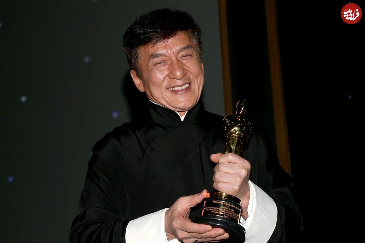 قاب زمان و تاریخ| «جکی چان» مراسم افتتاحیه یک فیلم هالیوودی سال 1374 عکس| سفر در زمان؛ «جکی چان» در مراسم افتتاحیه یک فیلم هالیوودی؛ سال 1374