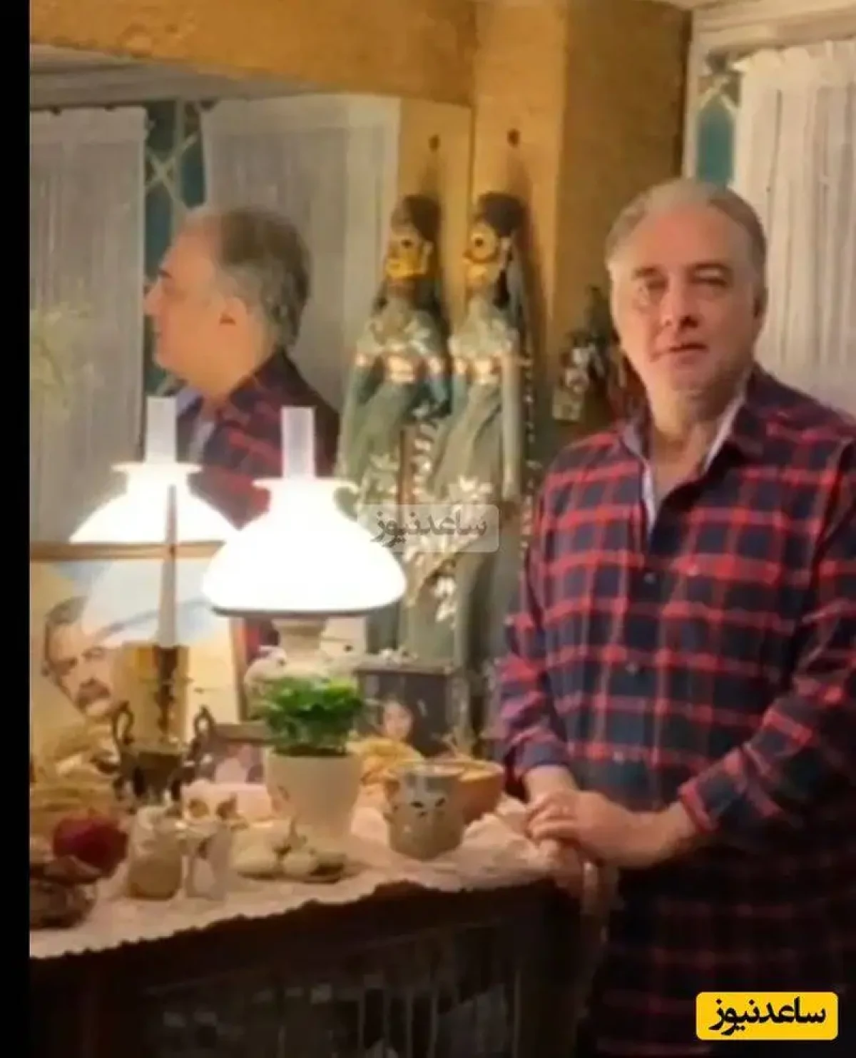 ویدیو  -  بررسی چیدمان هندی خانه (ایرج نوذری) وزن زیبایش  -  از مجسمه هندی تا قاب های عکس با میلمان بالشی خوشرنگ هندی ...