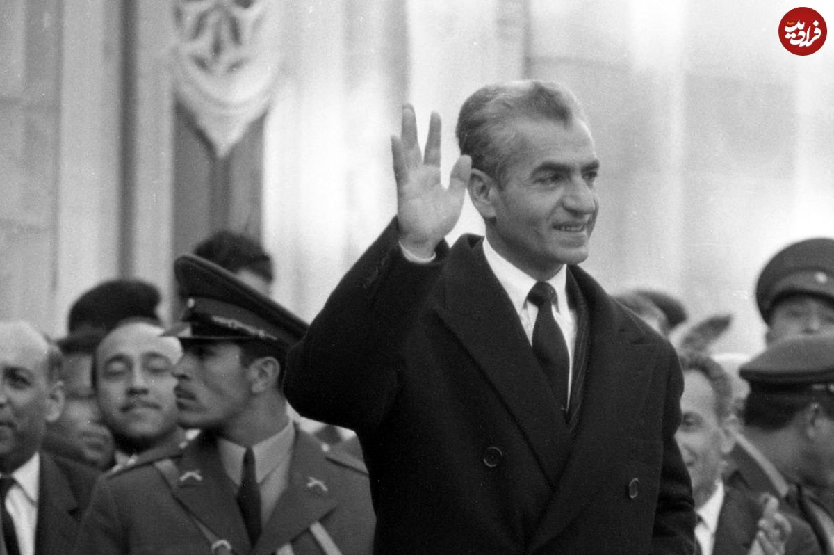 تونل زمان | به «محم ضا پهلوی و فرح» فرودگاه آیدلوایلد آمریکا سال 1341 عکس| سفر به تاریخ؛ «محمدرضا پهلوی و فرح» در فرودگاه آیدلوایلد آمریکا؛ سال 1341