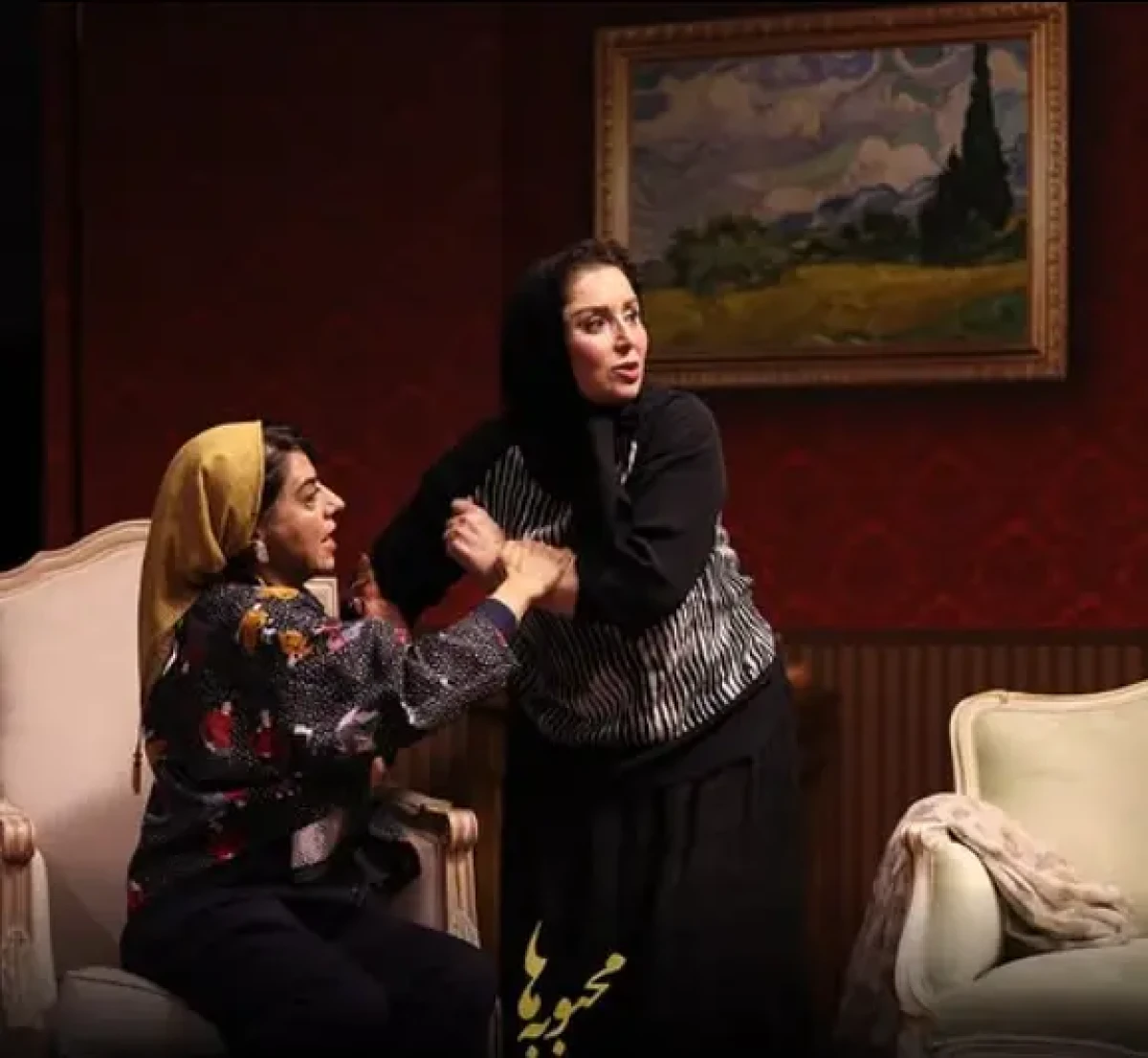 عکس جذاب از چهره عجیب ژاله صامتی در اجرای نمایش محبوبه ها Screenshot 2024 12 20 200143