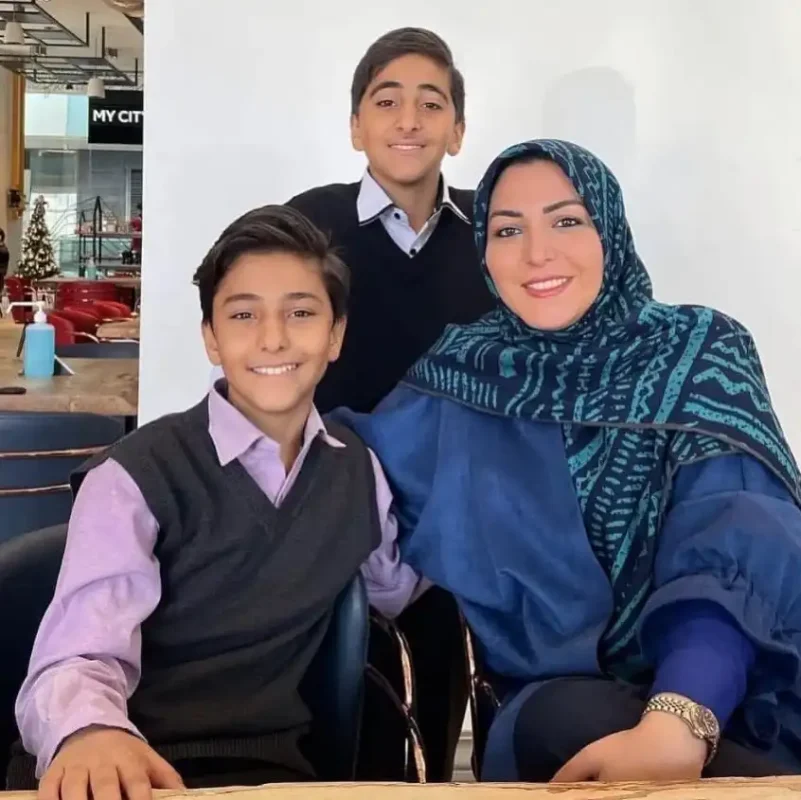 سفر زمان | عکس جذاب و دیدنی از المیرا شریفی مقدم در کنار فرزندانش 