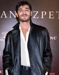 سکانس روز | نگاهی به زندگی شخصی و مسیر هنری بوراک دنیز سکانس روز | نگاهی به زندگی شخصی و مسیر هنری بوراک دنیز