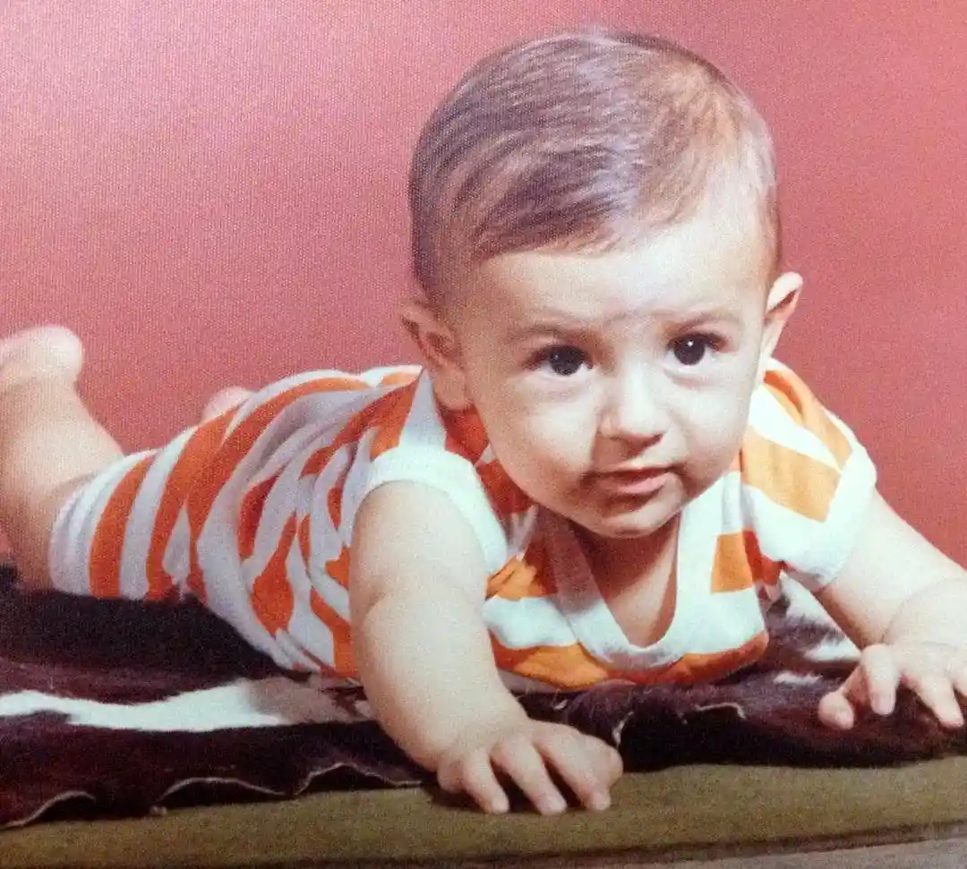 عکس در زمان | عکس دیدهنشده از کودکی محمدرضا رهبری، بازیگر نقش «جواد جوادی» در بچه مهندس ۴ عکس در زمان | عکس دیدهنشده از کودکی محمدرضا رهبری، بازیگر نقش «جواد جوادی» در بچه مهندس ۴