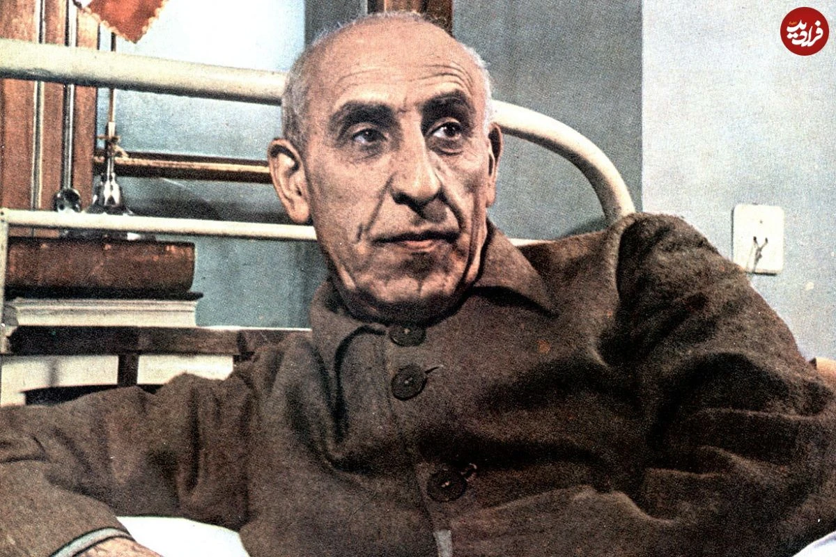 عکس| سفر در تاریخ؛ «دکتر مصدق» در دیدار آشتی با «آیت‌الله کاشانی»؛ سال 1331