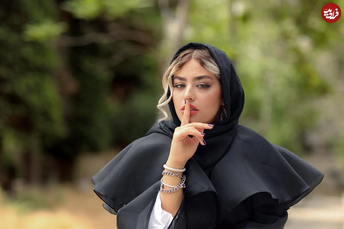 عکس| سفر در زمان؛ «ریحانه پارسا» در اکران مردمی فیلم خوب بد جلف 2؛ سال 98